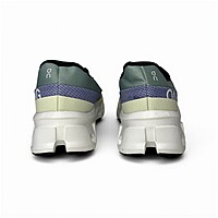 On Cloudmonster Style – Verde Aqua