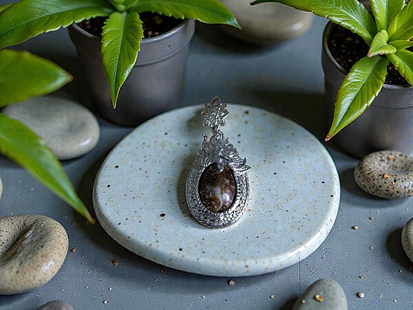 Elegant Silver Pendent