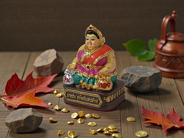 Nang Kwak Fortune and Wealth Statue