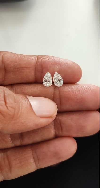 0.80ct each Pear diamond TCW 1.60cts