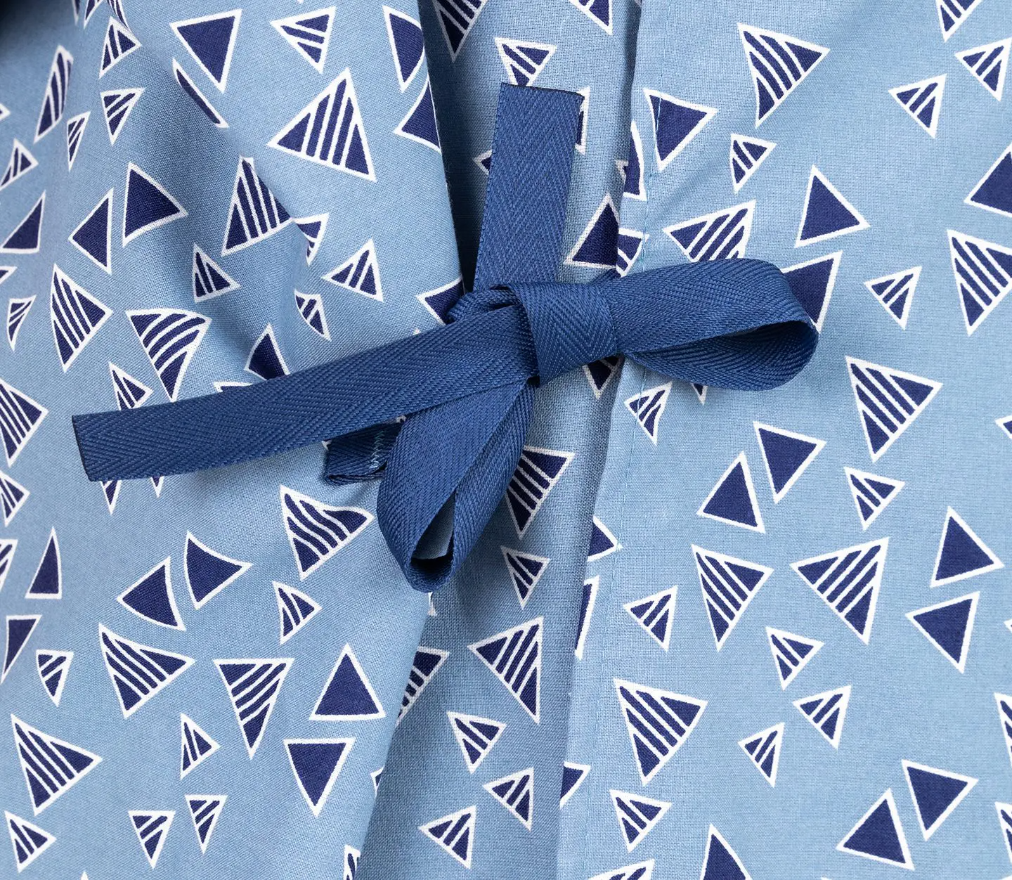 Patient Gown, E-Star, 100% Polyester, L, 100% Polyester, Plastic Snaps I.V. Sleeve, Keystone Blue