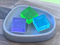 Lot de 3 petits savons aux huiles essentielles Lot de 3 petits savons aux huiles essentielles