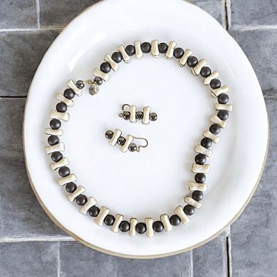 LAWUNMI NECKLACE AND EARRINGS