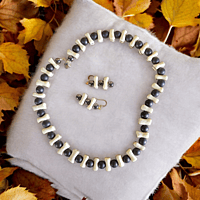 LAWUNMI NECKLACE AND EARRINGS