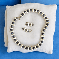 LAWUNMI NECKLACE AND EARRINGS