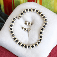 LAWUNMI NECKLACE AND EARRINGS