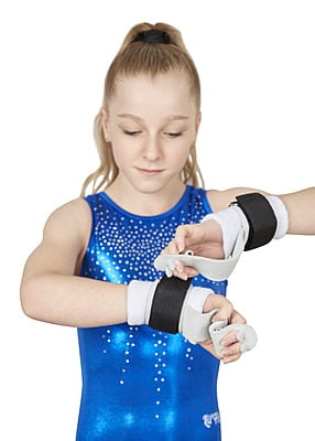 QALARO VELCRO GYMNASTICS GRIPS WITH DOWEL QALARO VELCRO GYMNASTICS GRIPS WITH DOWEL