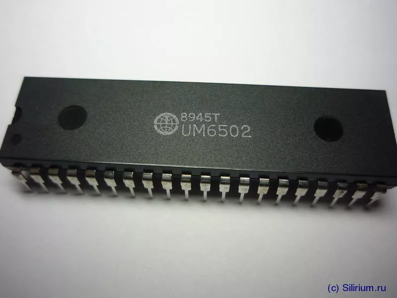 UM6502