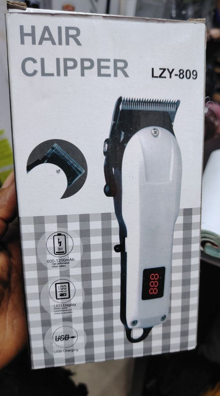 RECHARGEABLE HAIR CLIPPER