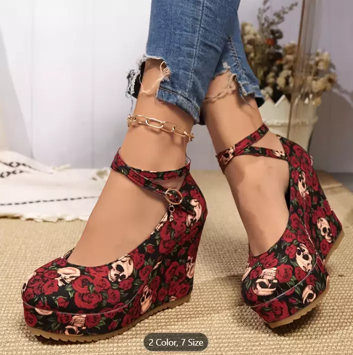 Round-Toe Heel (Skull & Rose) new