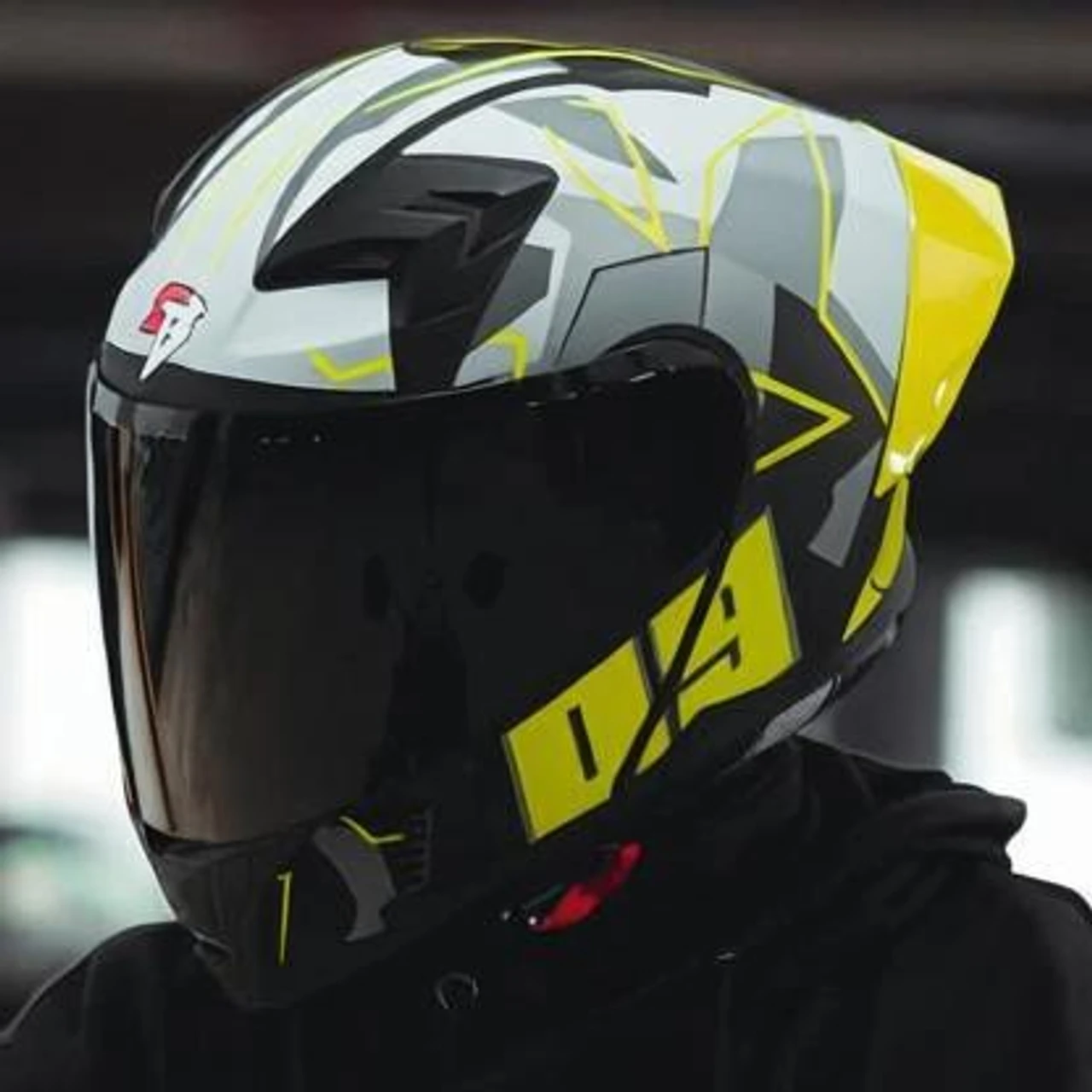 STEELBIRD SBA-20 ISS 09 GLOSSY BLACK/NEON C/V 600MM STEELBIRD SBA-20 ISS 09 GLOSSY BLACK/NEON C/V 600MM