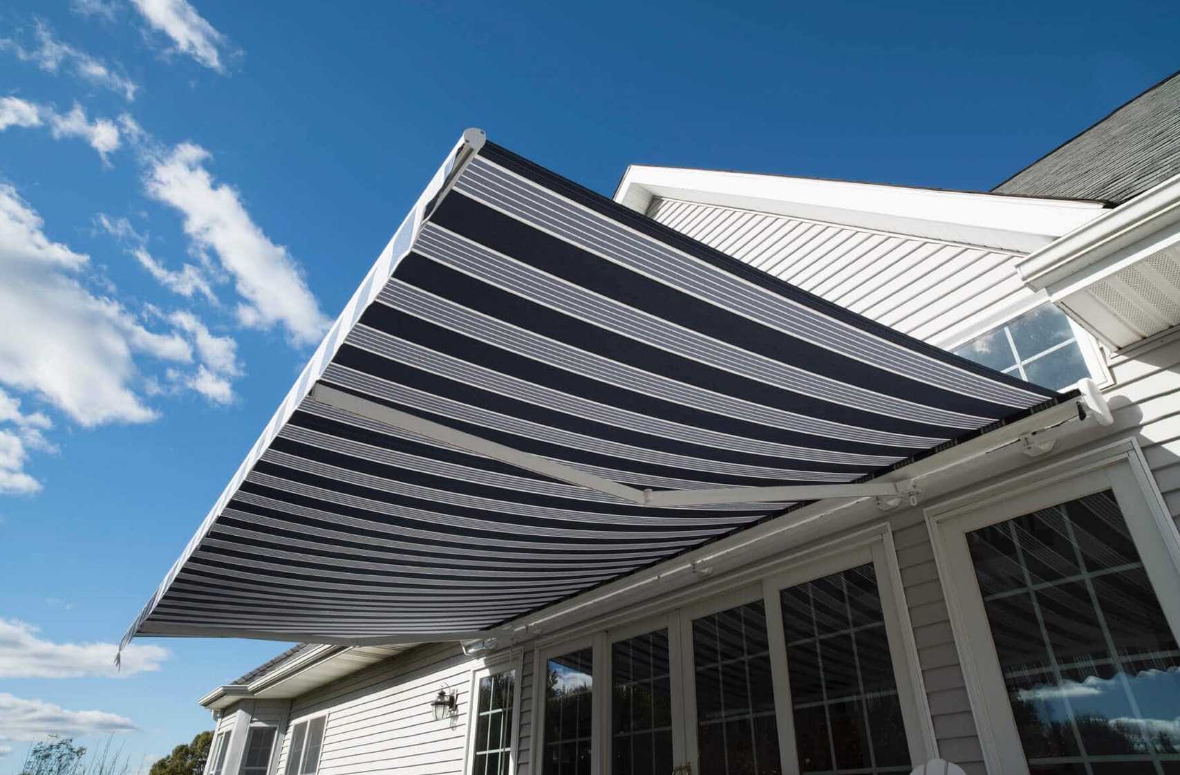 Retractable Awnings for Homes or Business