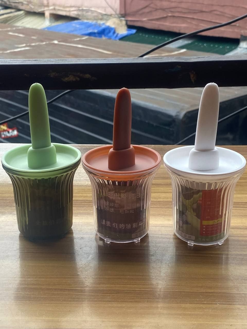 SILICONE OIL BRUSH WITH STORAGE Available