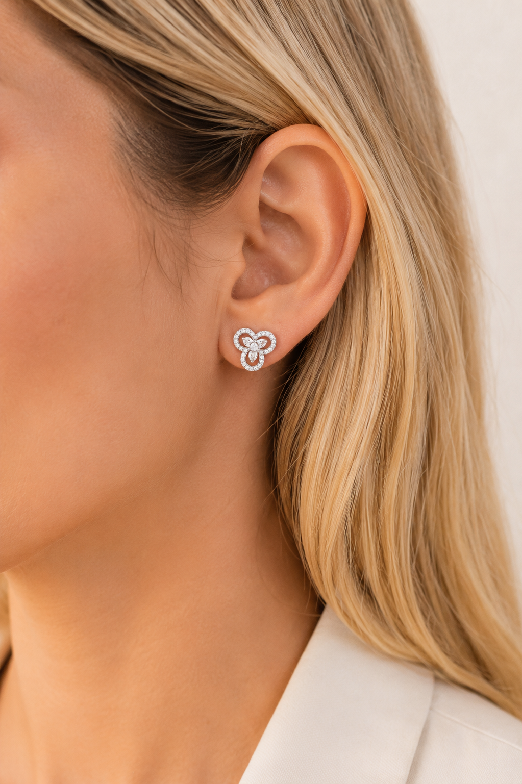 10K 0.40CT DIAMOND FASHION EARRING YG (TRIANGULO REDONDO DE DI)