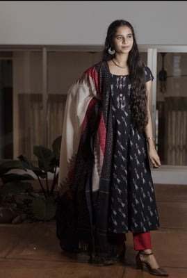 DOUBLE IKKAT HANDLOOM COTTON SALWAR SET/BLACK-WHITE-RED/FLARED TOP -PENCIL PANT