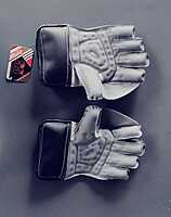 SS Academy Youth Wicket Keeper Gloves SS Academy Youth Wicket Keeper Gloves