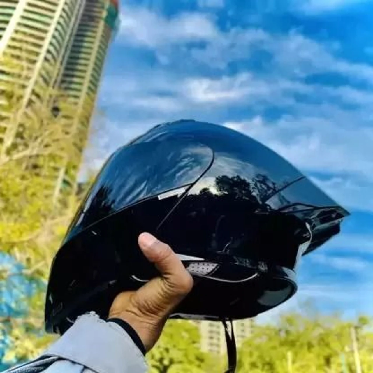 STEELBIRD SBA-20 ISS GLOSSY BLACK C/V 620 MM WITH EXTRA SMOKE VISOR STEELBIRD SBA-20 ISS GLOSSY BLACK C/V 620 MM WITH EXTRA SMOKE VISOR