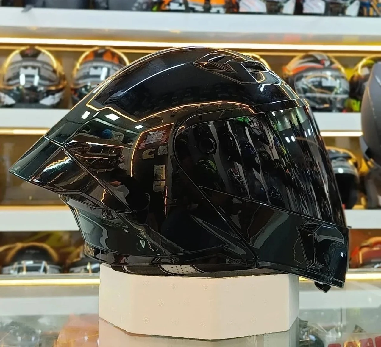 STEELBIRD SBA-20 ISS GLOSSY BLACK C/V 600 MM WITH EXTRA SMOKE VISOR, SB LOGO STEELBIRD SBA-20 ISS GLOSSY BLACK C/V 600 MM WITH EXTRA SMOKE VISOR, SB LOGO