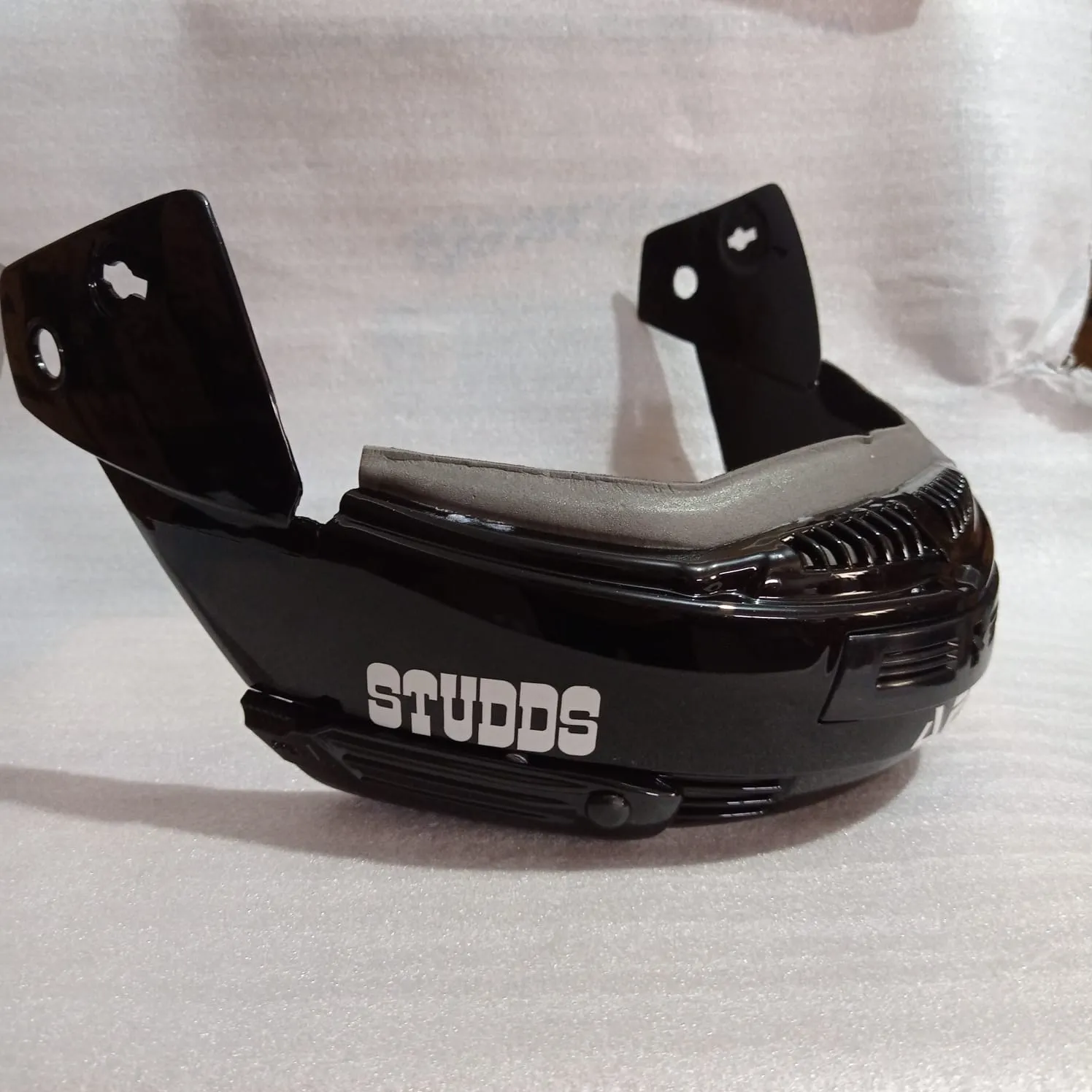 STUDDS SPARE PARTS CHINGUARD FOR NINJA PASTEL PLAIN BLACK STUDDS SPARE PARTS CHINGUARD FOR NINJA PASTEL PLAIN BLACK