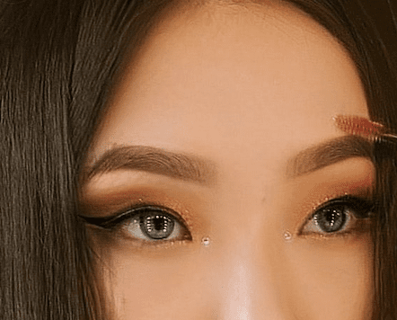 Eyebrow Shaping (15 min)