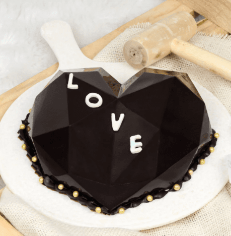 Diamond Heart Pinata Cake Diamond Heart Pinata Cake