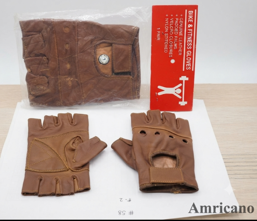 Generic Leather Gym Gloves | إكسسوارات رياضية كفوف جلد خفيفة-Mixed Sizes عشوائي