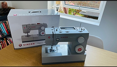 Singer 4423 Heavy Duty Tabletop Sewing Machine