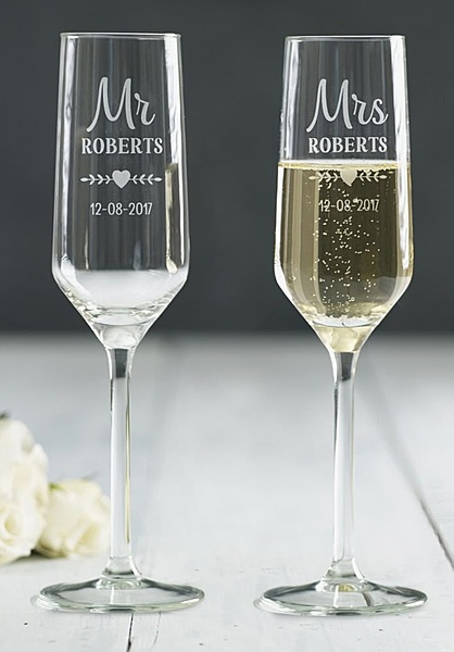 Engraved Champagne Glass Set