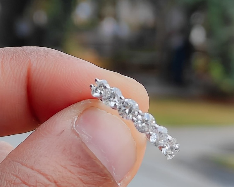 Seven diamond band
