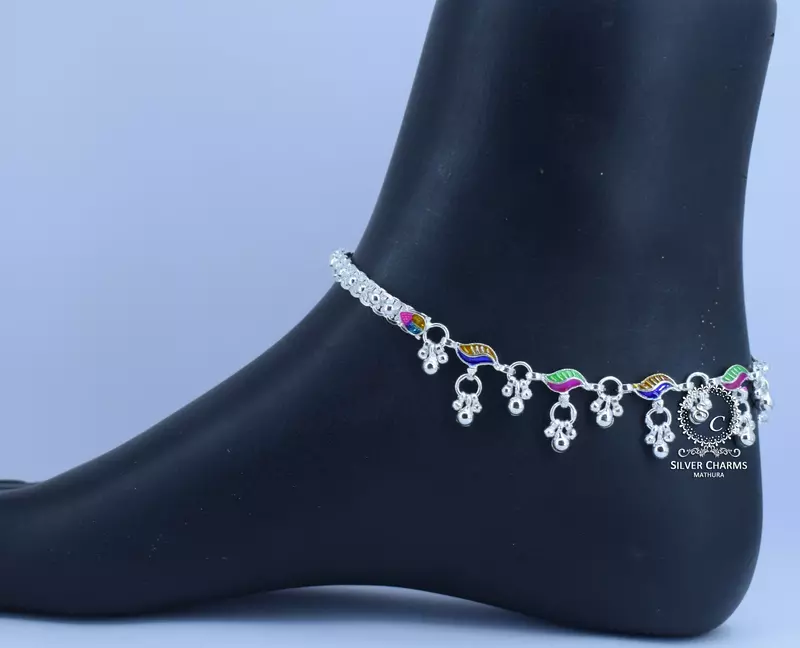 Silver Leg Chain Retail