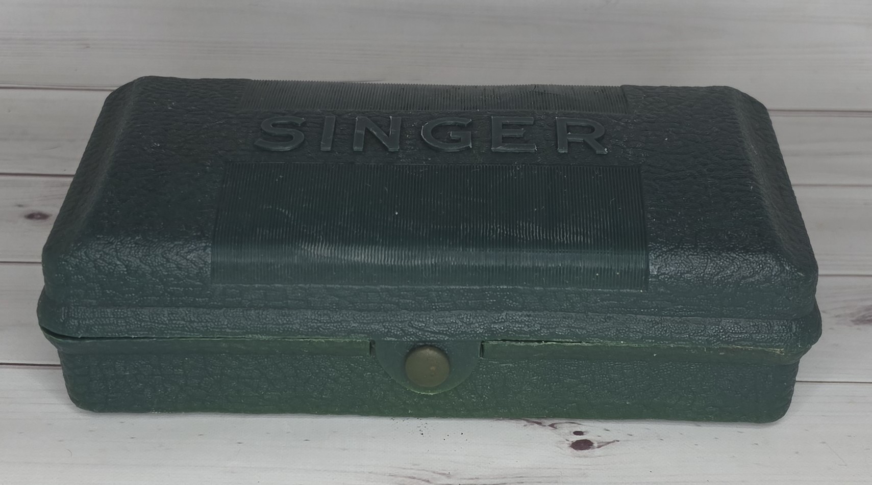 SINGER Buttonholer Attachment Set w/ Case MPN 160506