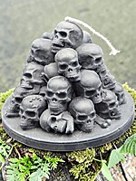 Skull Mountain Candle - Black, Unscented