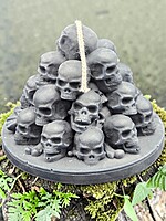 Skull Mountain Candle - Black, Unscented