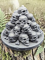 Skull Mountain Candle - Black, Unscented