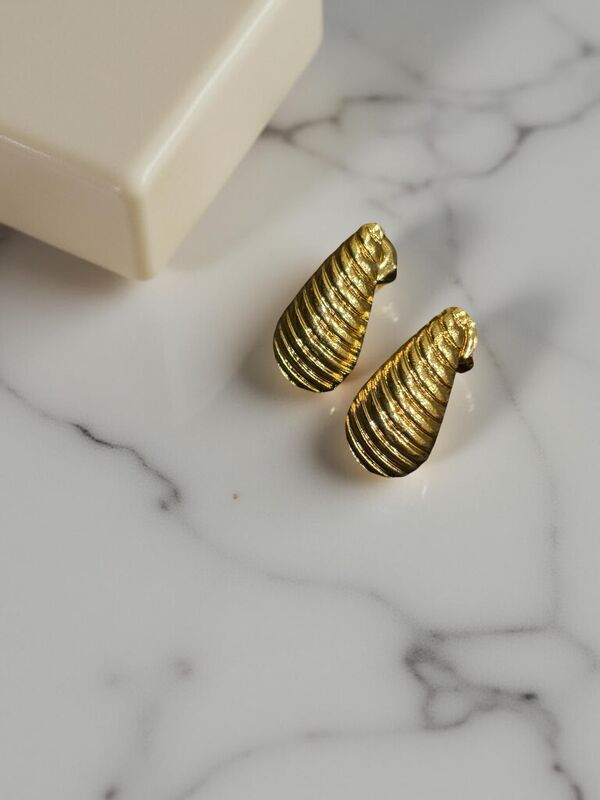 Textured Seashell Gold-Toned Stud Earrings
