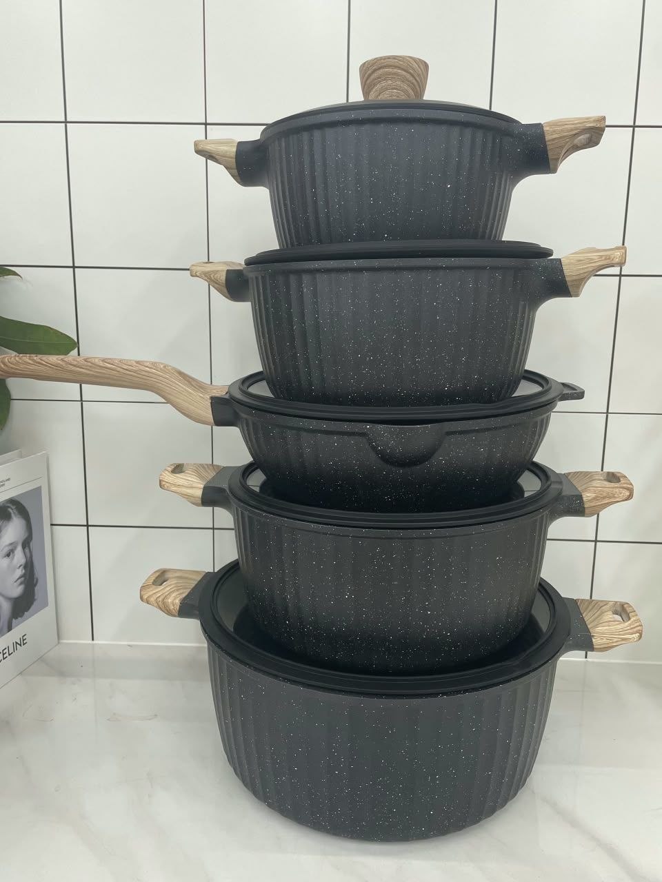 UAKEEN SET OF 5 POTS