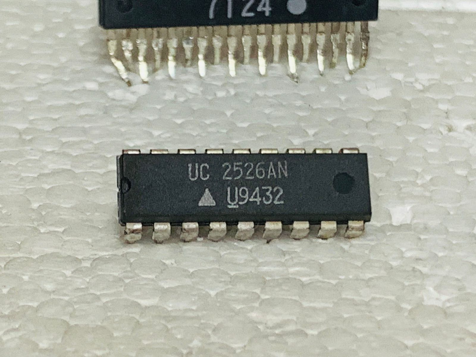 UC2526AN