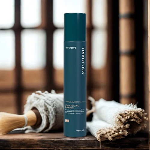 Versum Normalizing Shampoo Charcoal Detox for deep scalp and hair cleansing