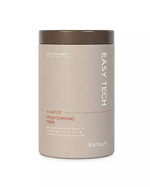 Performing Mask Versum with sunflower and aloe vera for deep hair nourishment