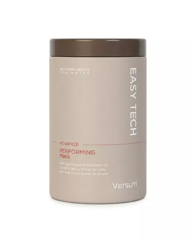 Performing Mask Versum with sunflower and aloe vera for deep hair nourishment