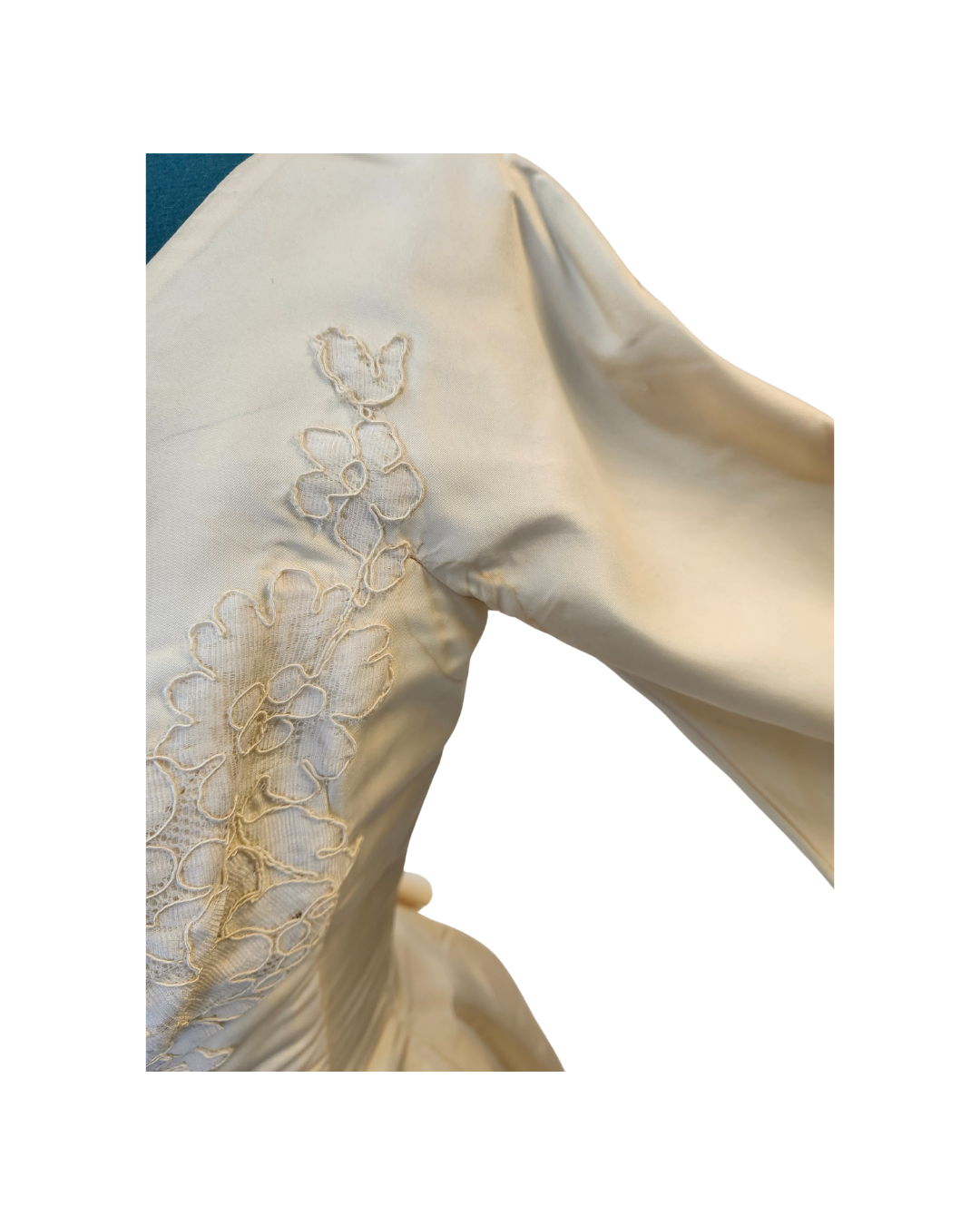 Vintage Cream Bridal Gown