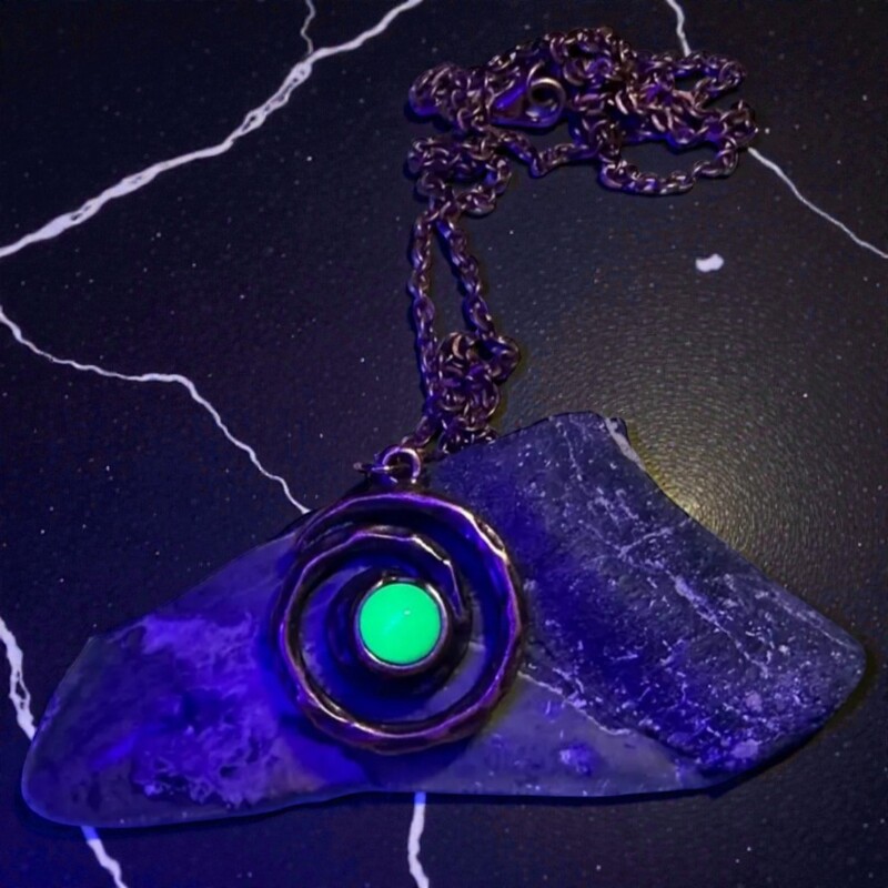 Uranium Glass Swirl Pendant Necklace