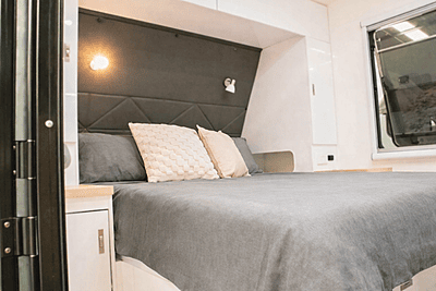 Voyager Queen Curvefit