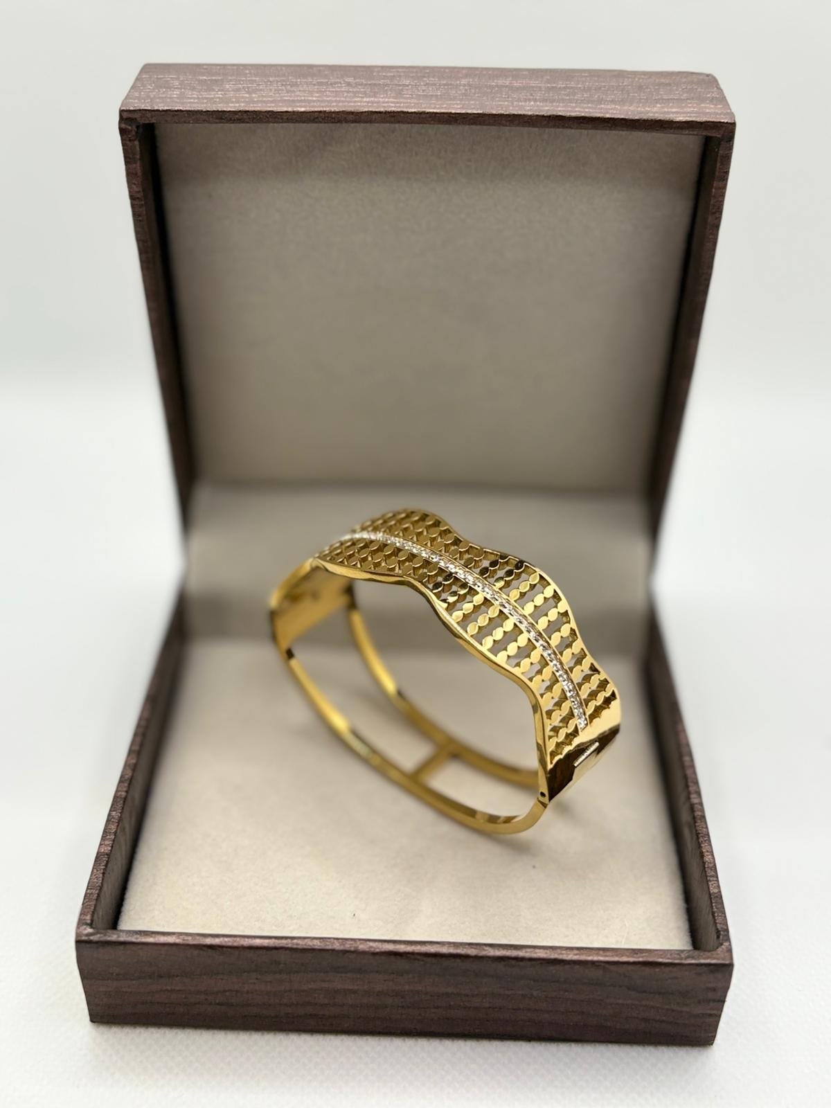 Wavy-Cut Honeycomb Gold Bangle with Crystal Accent