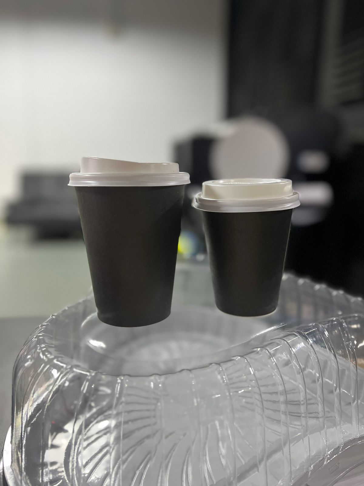 Vaso Negro de Carton para Cafe 12oz Ristra 50uns