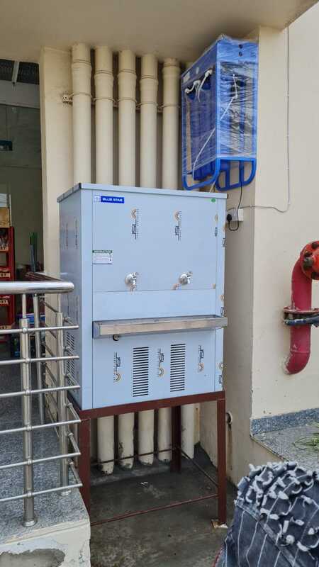 High-capacity RO purifier with efficient filtration technology.