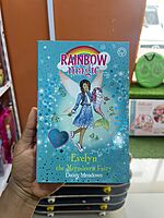 Rainbow Magic: Evelyn the Mermicorn Fairy by Daisy Meadows