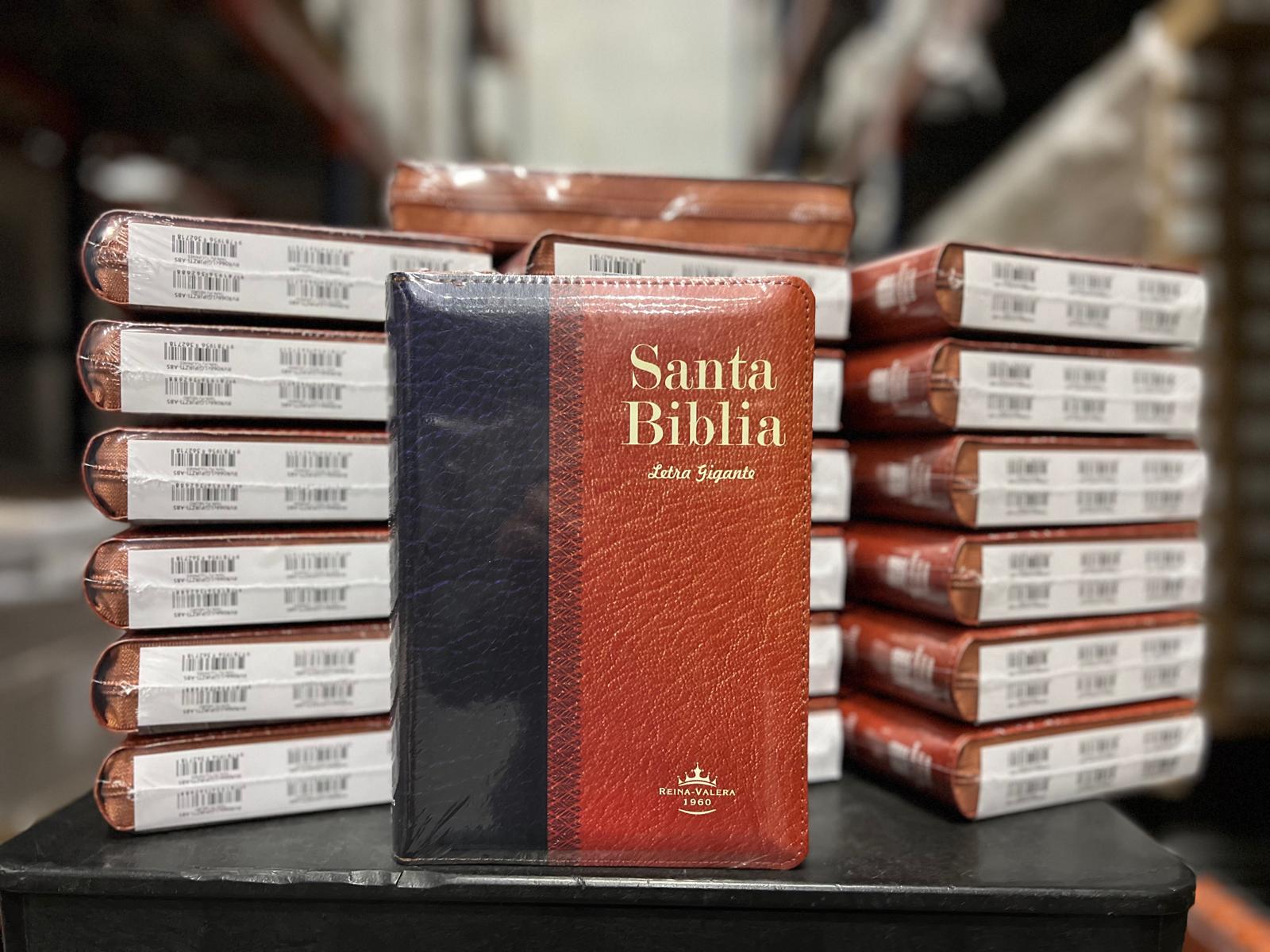 Santa Biblia Manual Letra Gigante Imitación Piel, Azul/Cafe - Caja 20 unidades