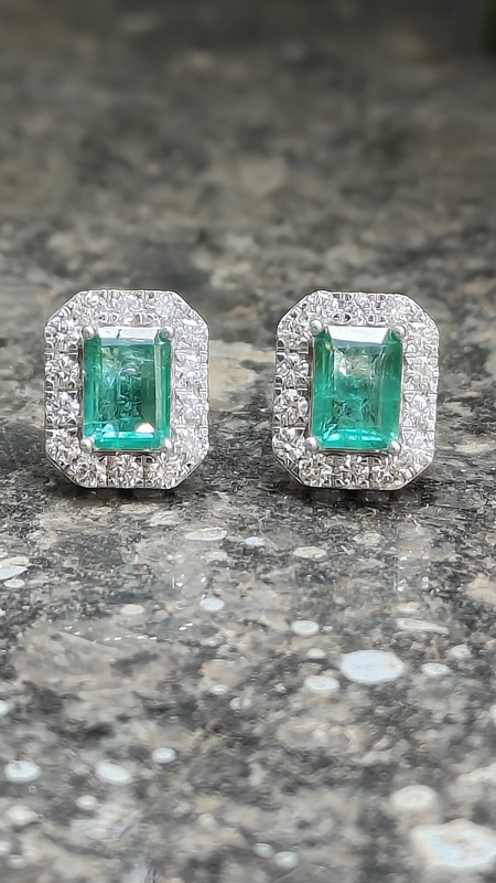 Green emerald with halo of diamond ear studs