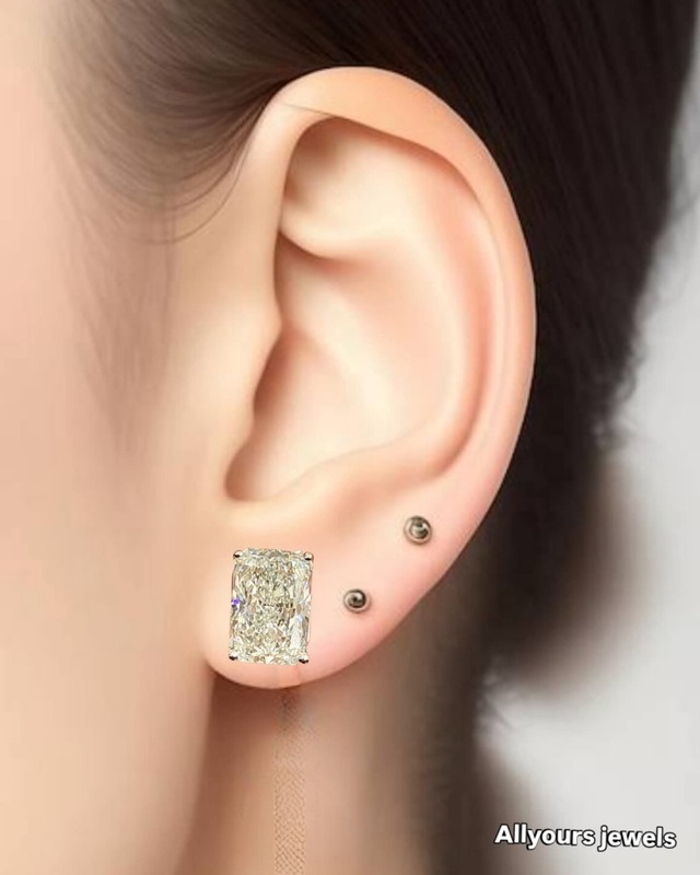 Radiant Cut Diamond Ring